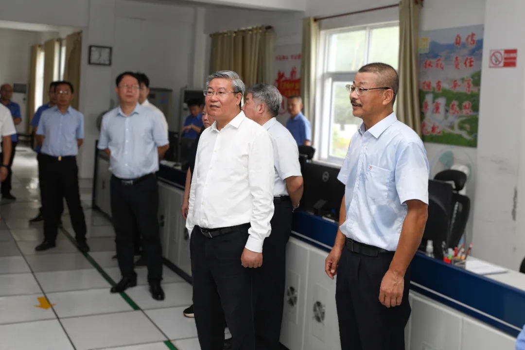 1715855032559075.jpg 海南省政協(xié)主席李榮燦到海南礦業(yè)調(diào)研3_副本.jpg