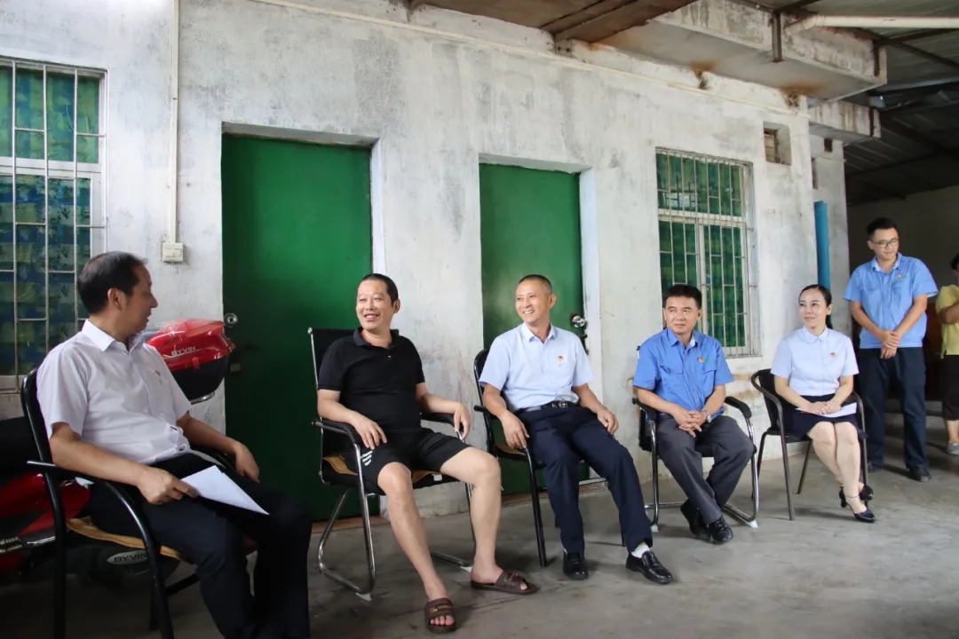 海南礦業(yè)黨委開展“七一”走訪慰問活動(dòng)