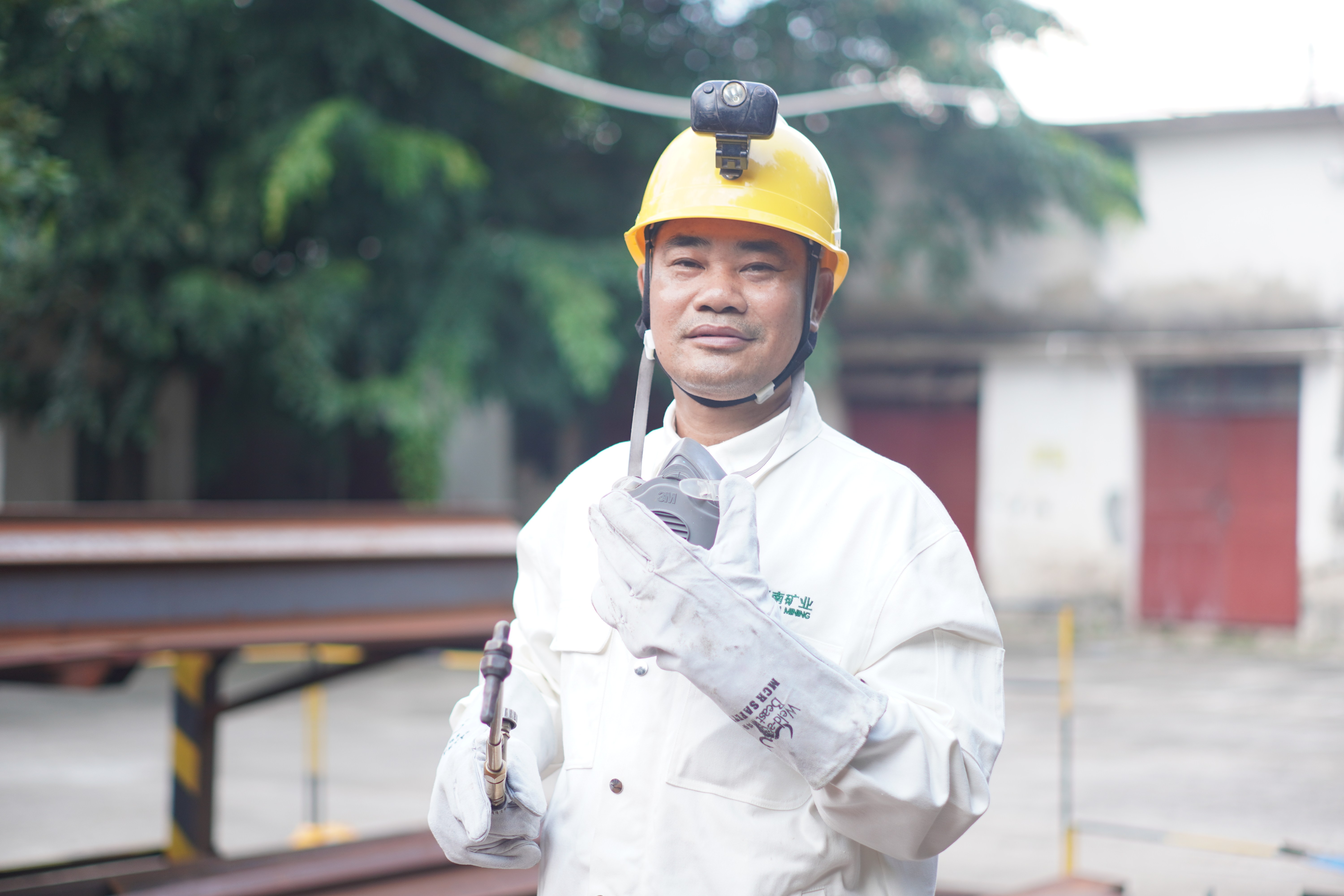 全國(guó)表彰！海南礦業(yè)員工李勇榮膺全國(guó)勞動(dòng)模范